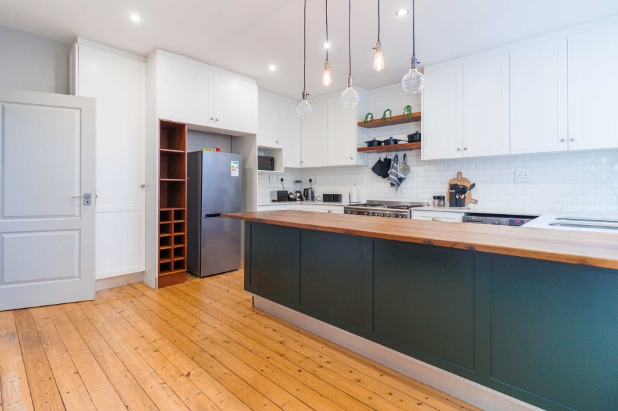 4 Bedroom Property for Sale in Bantry Bay Western Cape